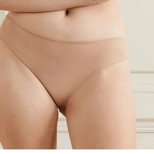 Skims women’s  shorts